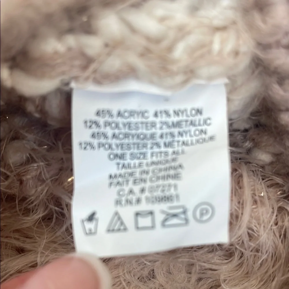 Cozy Cream Knit Pom-Pom Beanie - Picture 2 of 6